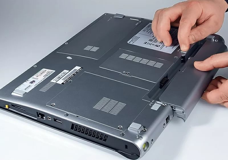 Почему выходит из строя батарея ноутбука?